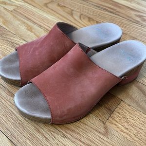 Dansko clog